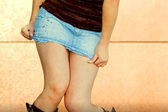 Rus qızının ətəyi İran rəsmisinə baha başa gəldi