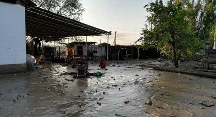 Bakıda bir sıra ev və həyətyanı sahələri su basdı