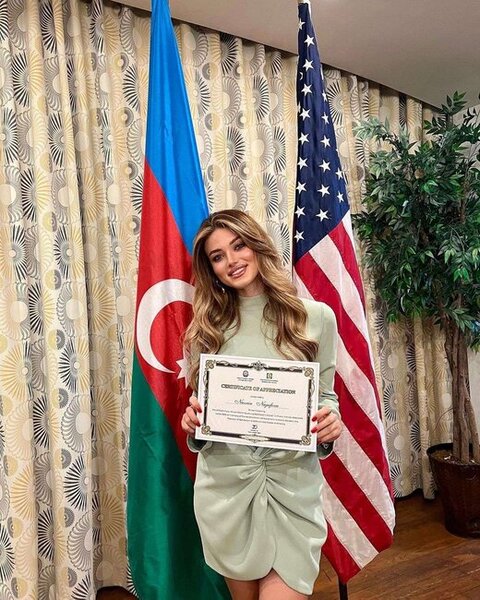 Xalq artistinin qızı mükafatlandırıldı - FOTOLAR