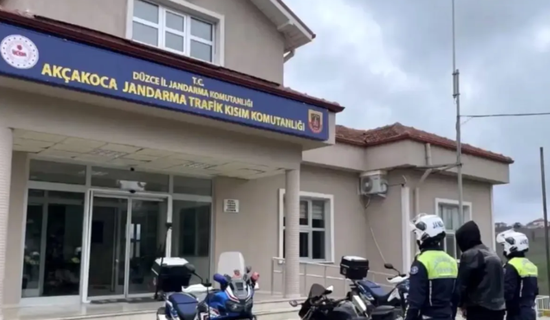 Polisdən qaçdığı anları sosial mediada paylaşan sürücünün sonu görün necə bitdi - VİDEO