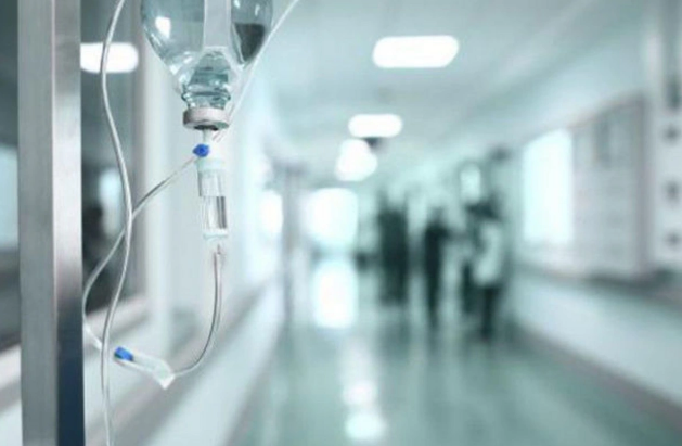 Göygöldə azyaşlının üzərinə dəmir qapı aşıb