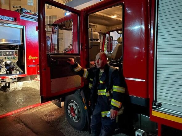 Bakıda çoxmərtəbəli yaşayış binasında yanğın söndürüldü -YENİLƏNİB + FOTO + VİDEO