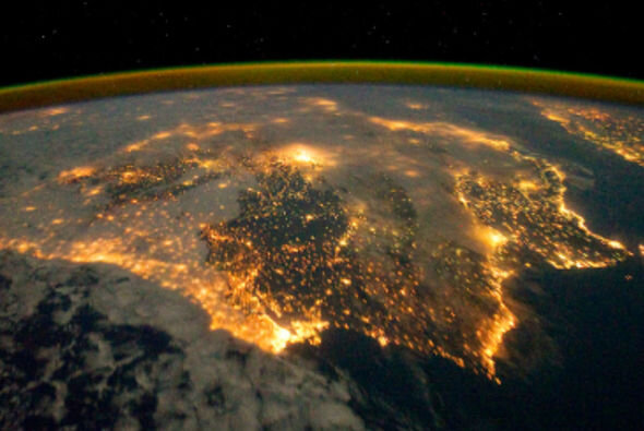 Dünya üçün xoş xəbər: Ozon dəliyi bağlanır - FOTO