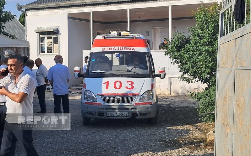 Yekaterinburqda qətlə yetirilən qardaşların cənazəsi dəfn üçün Ağcabədiyə gətirildi