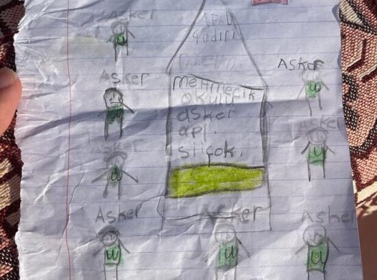 Mehmetcik məktəblərindəki uşaqlardan əsgərlərə duyğusal məktublar və şəkillər