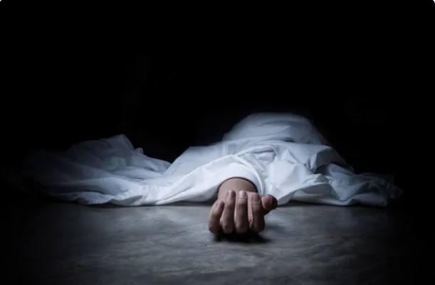 İşdən qovulan məmur və ailəsi ölü tapıldı