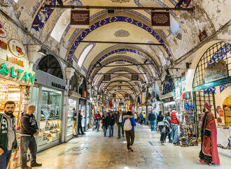 Yola saldığımız ildə İstanbul Kapalıçarşının 40 milyona yaxın ziyarətçisi olub