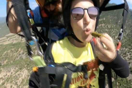 Paraşütdə görün nə yedilər - VİDEO