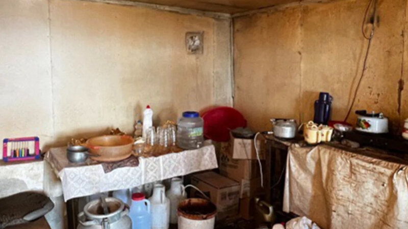 Azərbaycanda bəzi məktəblərin bufetlərində qadağan edilən məhsullar satılırmış - FOTO