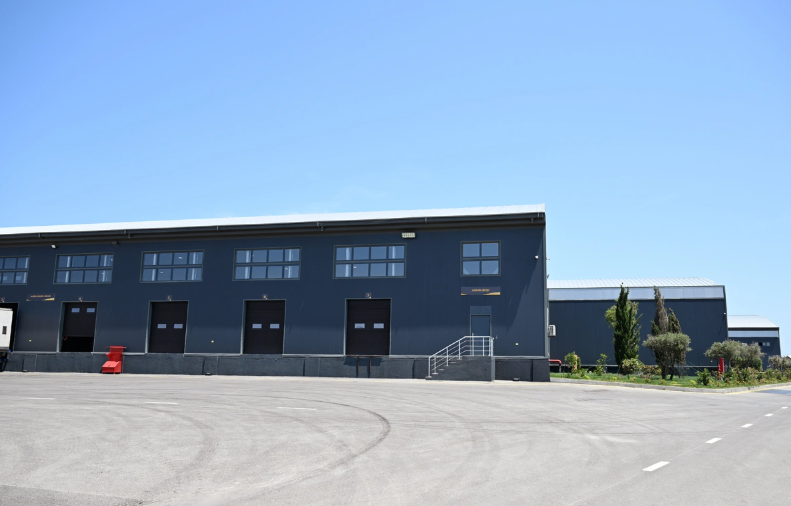 İlham Əliyev Bakıda yeni zavodun açılışında iştirak edib