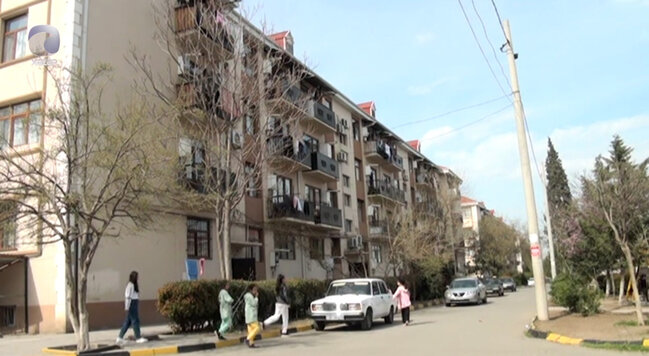 "Yoldaşım şkafı tutdu ki, aşmasın" - İsmayıllıda zəlzələ anı - VİDEO