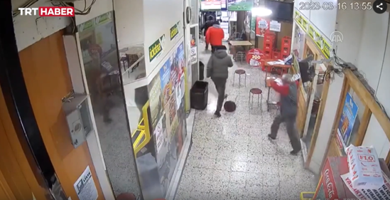 Türkiyədə zəlzələ anı təhlükəsizlik kameraları tərəfindən qeydə alınıb - VİDEO