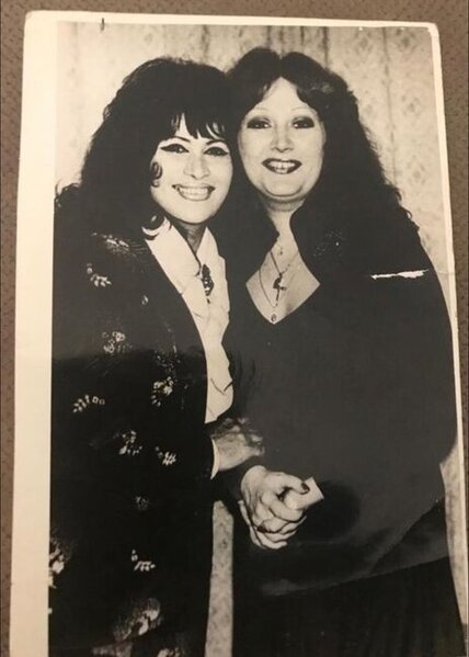 Zeynəb Xanlarova ilə Alla Puqaçovanın arxiv fotosunu paylaşdı