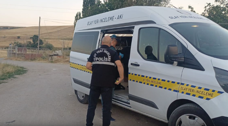 Zibil atmaq mübahisəsi silahlı davaya çevrildi: Bir nəfər yaralandı - VİDEO