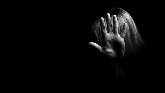 Müəllim qız sagirdlərə sataşdı: Valideynlər polisə müraciət etdi